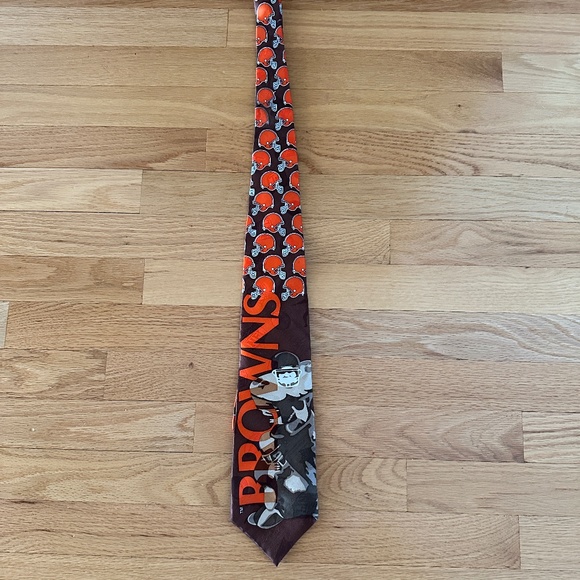 Vintage Cleveland Browns Necktie 100% Silk NFL AFC Central - Picture 2 of 15